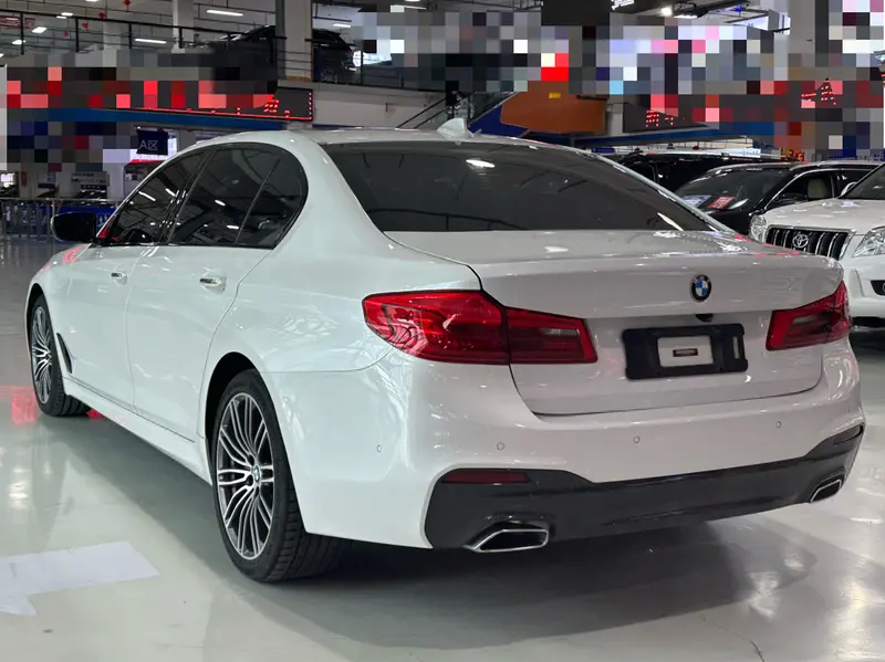 BMW 5 Series — фото 4