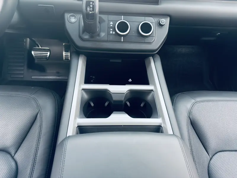 Land Rover Defender — фото 11