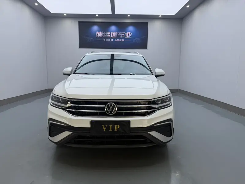 Volkswagen Tiguan L — фото 2