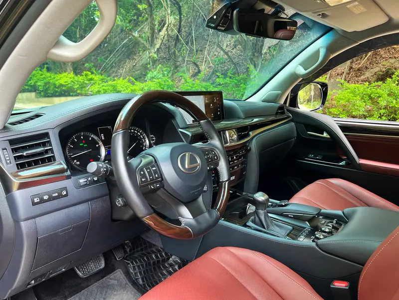 Lexus LX — фото 9