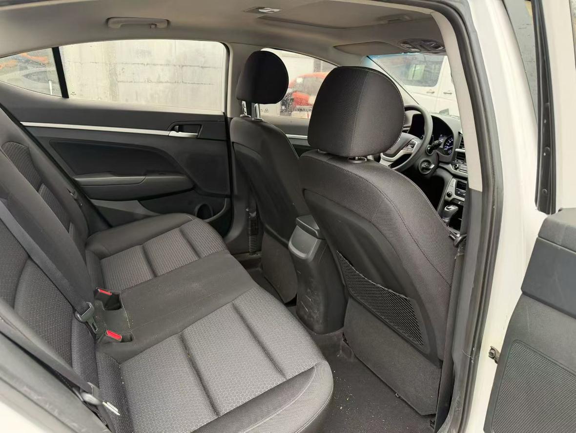 Hyundai Elantra 2016 1.6L AT Flagship