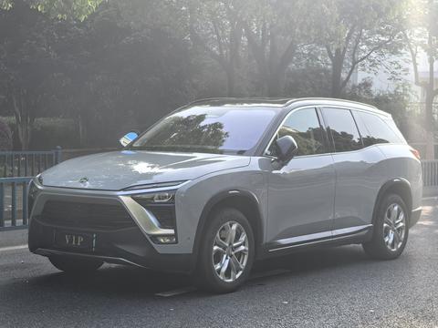Nio ES8