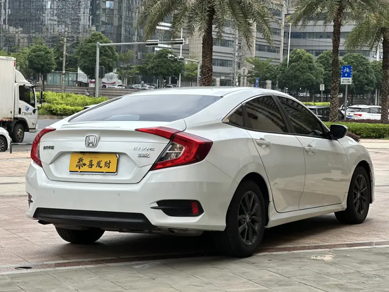Honda Civic — фото 6