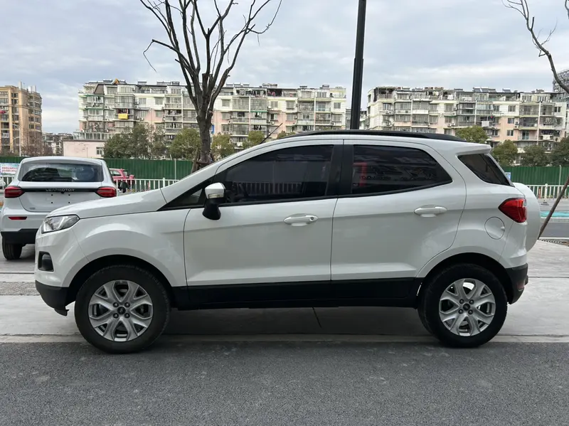 Ford EcoSport — фото 3