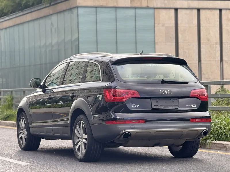 Audi Q7 — фото 5