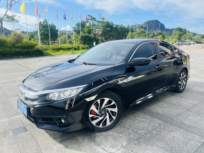 Honda Civic — фото 1