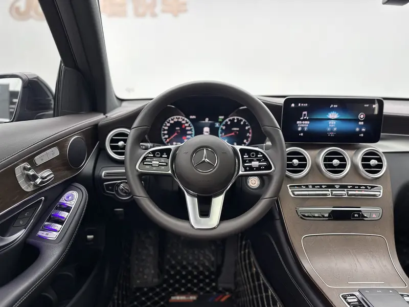 Mercedes-Benz GLC — фото 10