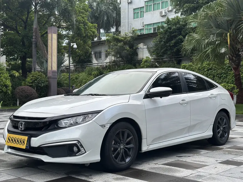 Honda Civic — фото 1