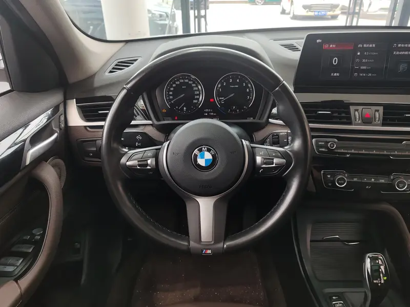 BMW X1 — фото 10