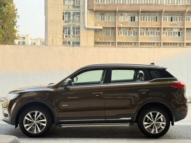 Geely Atlas (Boyue) — фото 4