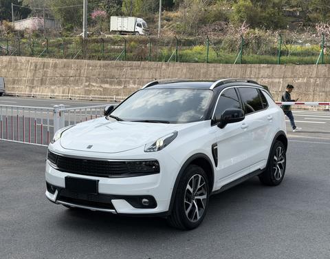 Lynk & Co 01