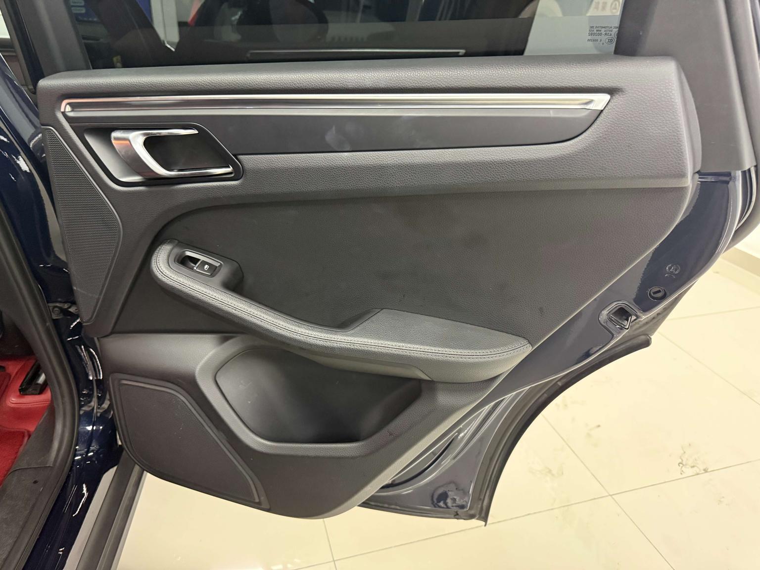 Porsche Macan: фотография 16 из 30