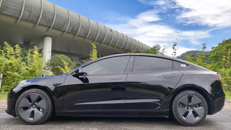 Tesla Model 3 — фото 4