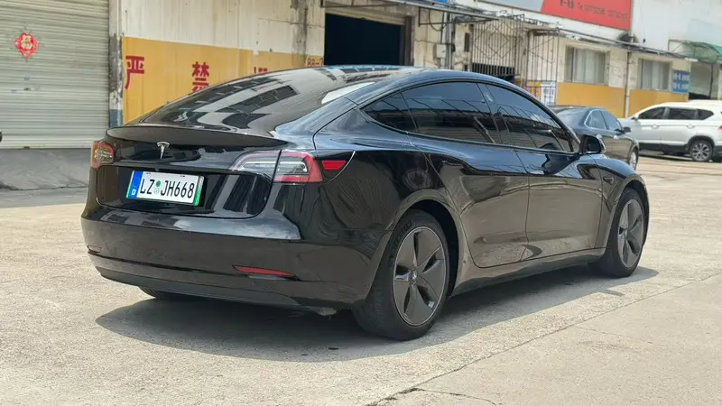 Tesla Model 3 — фото 6