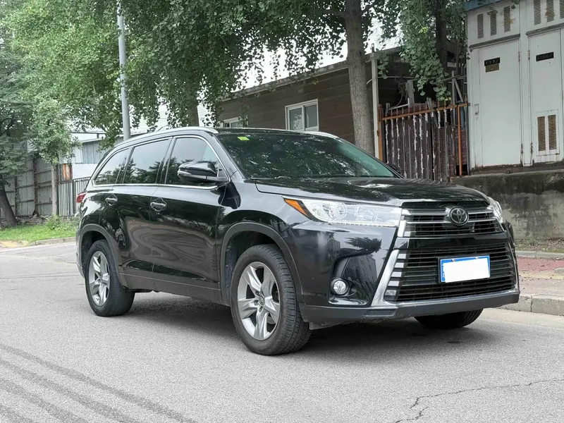 Toyota Highlander — фото 3