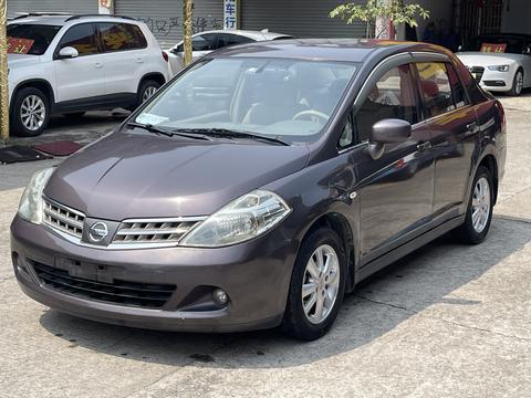 Nissan Tiida Sedan