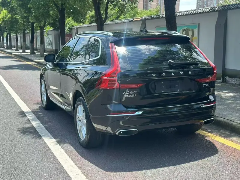 Volvo XC60 T5 полный привод V — фото 4