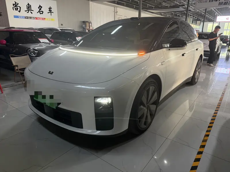 Lixiang i 6 4 WD