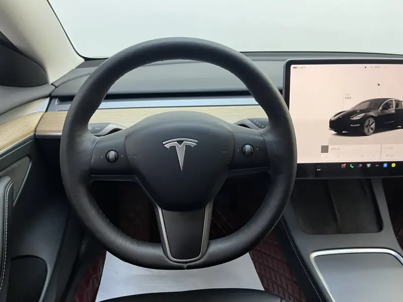 Tesla Model 3 — фото 8