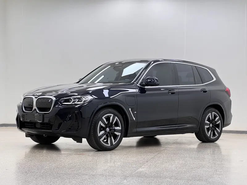 BMW i X 3
