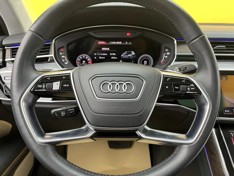 Audi A8 — фото 9