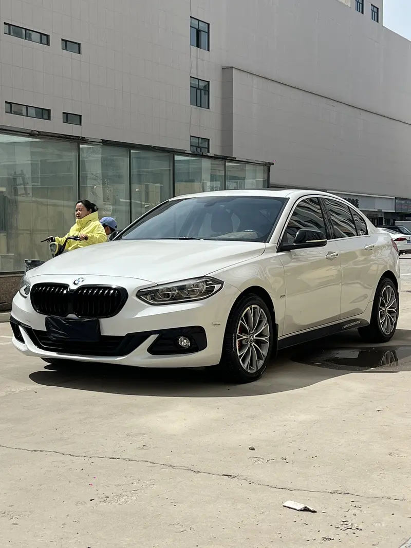 BMW 1 Series — фото 1