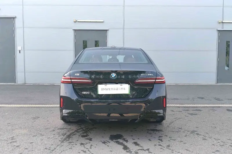 BMW i 5 e Drive 35 L M Sport Package — фото 4