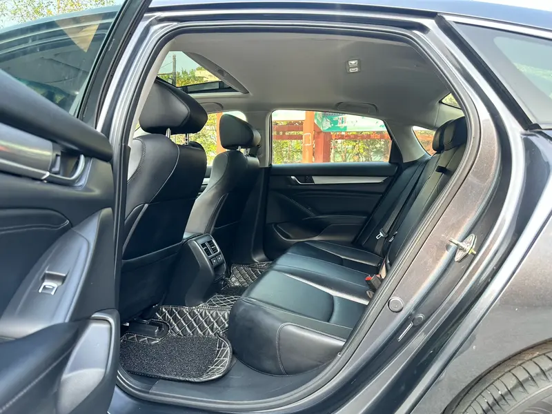 Honda Accord 2.0L — фото 11
