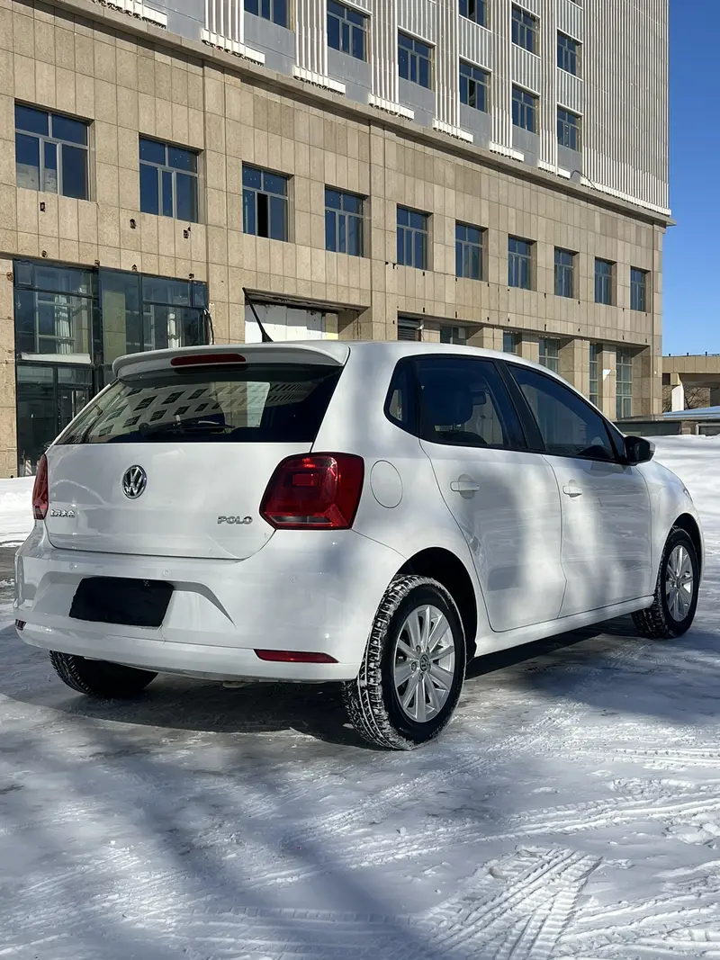 Volkswagen Polo — фото 6