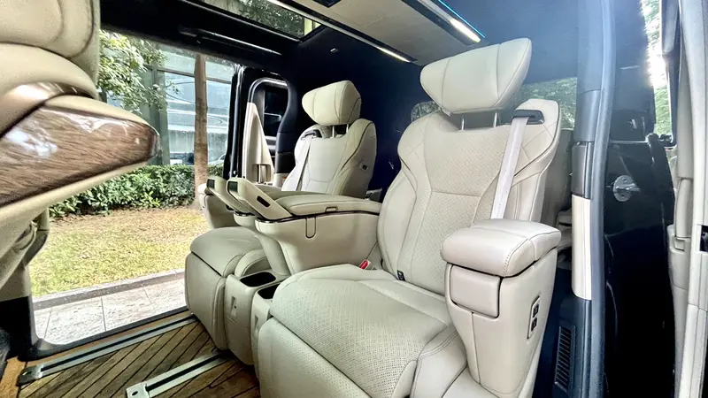 Toyota Alphard — фото 11