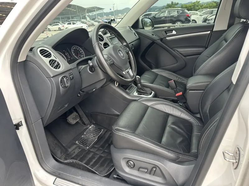 Volkswagen Tiguan — фото 8