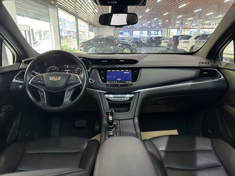 Cadillac XT5 — фото 8