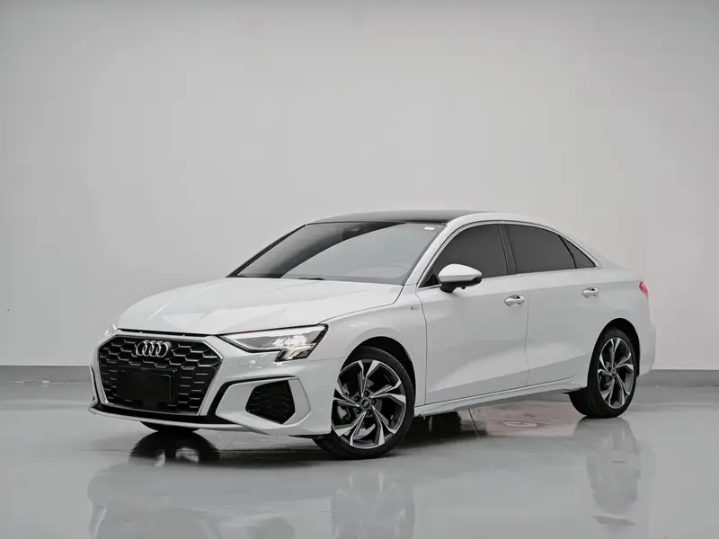 Audi A3 — фото 1