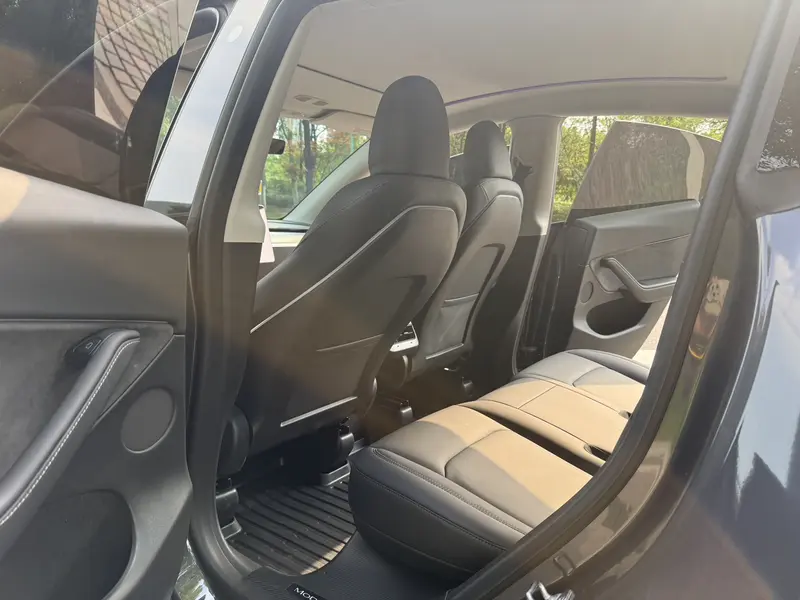Tesla Model Y — фото 9