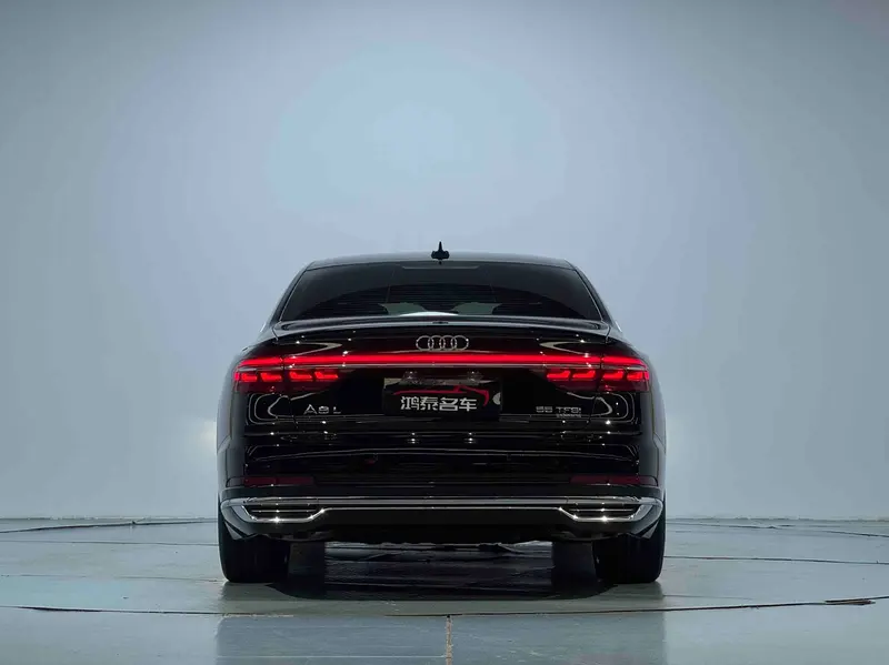 Audi A8 — фото 6