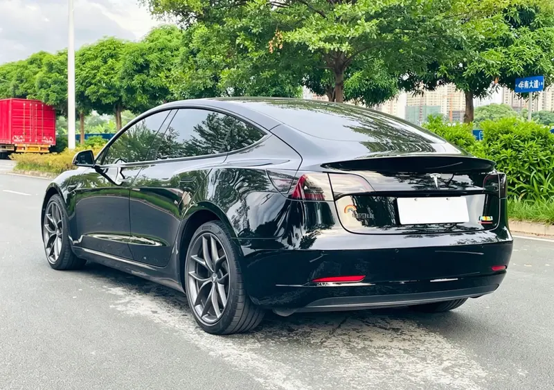Tesla Model 3 Performance — фото 5