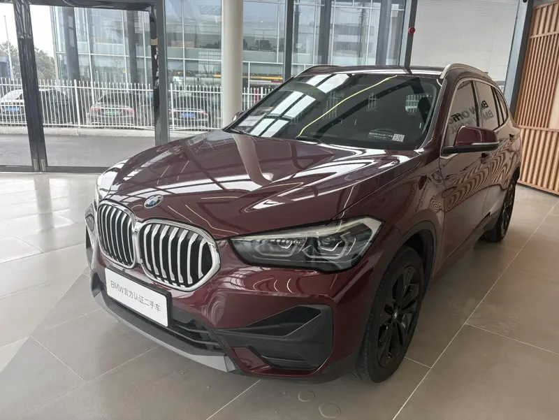 BMW X1 — фото 1