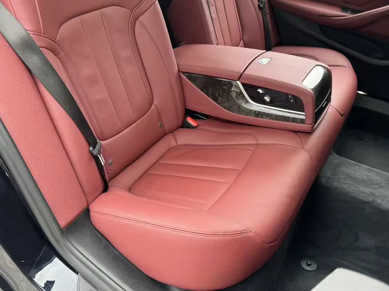 BMW 5 Series — фото 10
