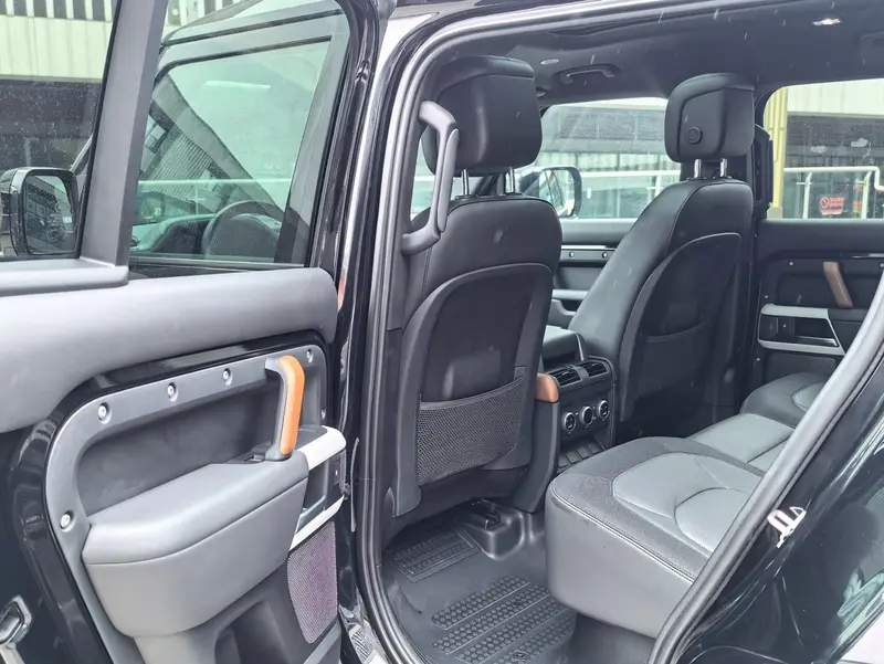 Land Rover Defender — фото 11