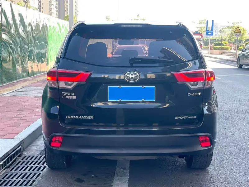 Toyota Highlander — фото 5