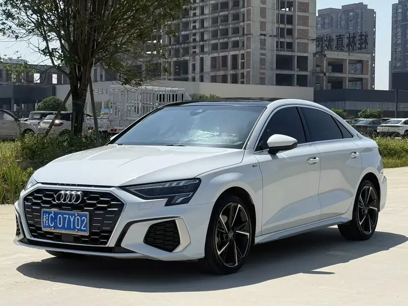 Audi A3 — фото 1