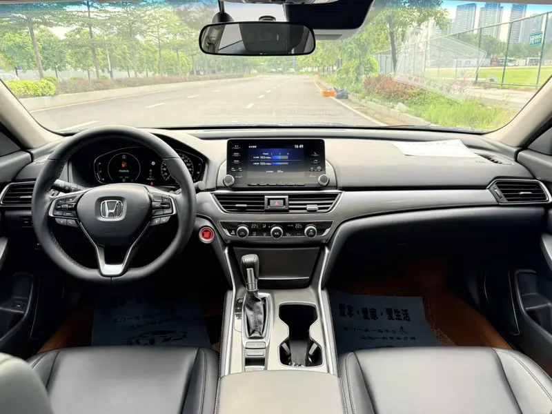 Honda Accord — фото 11