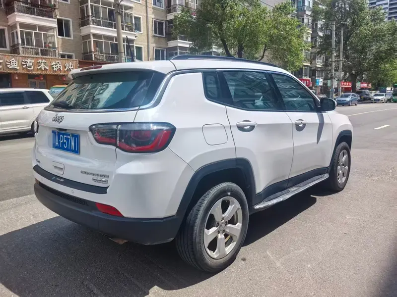 Jeep Compass — фото 6