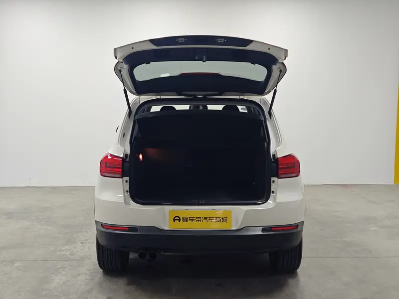 Volkswagen Tiguan — фото 20