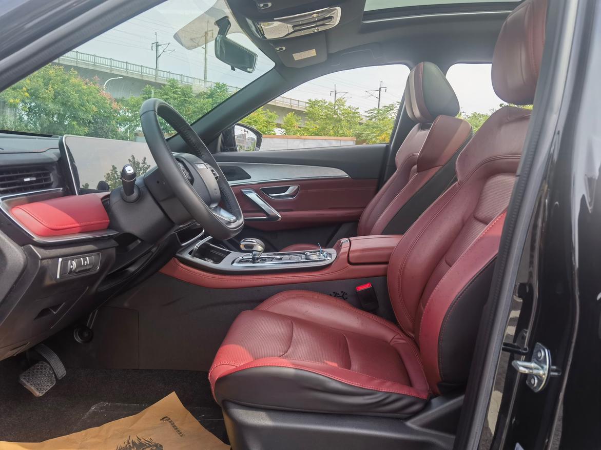 JETOUR X70 PLUS 2021 1.5T DCT Pro 7 мест