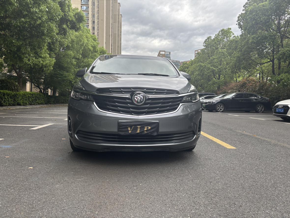 Buick GL8: фотография 5 из 19