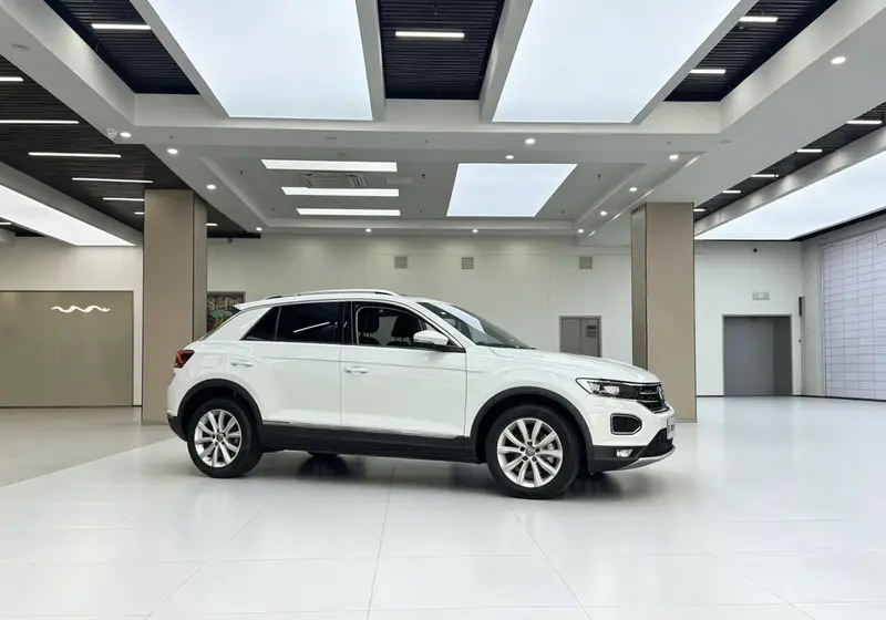 Volkswagen T-Roc — фото 6