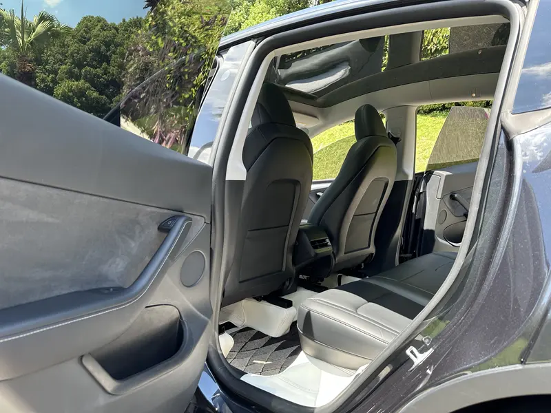 Tesla Model Y — фото 10