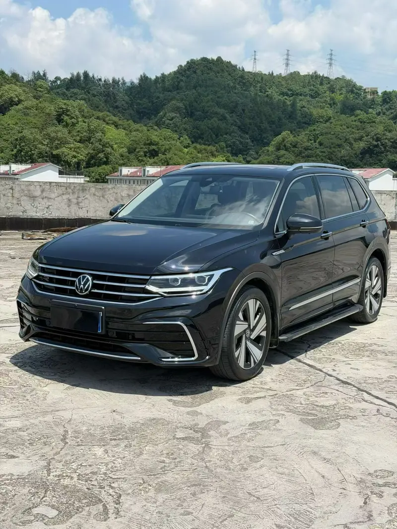 Volkswagen Tiguan L 330 TSI 2 WD R-Line