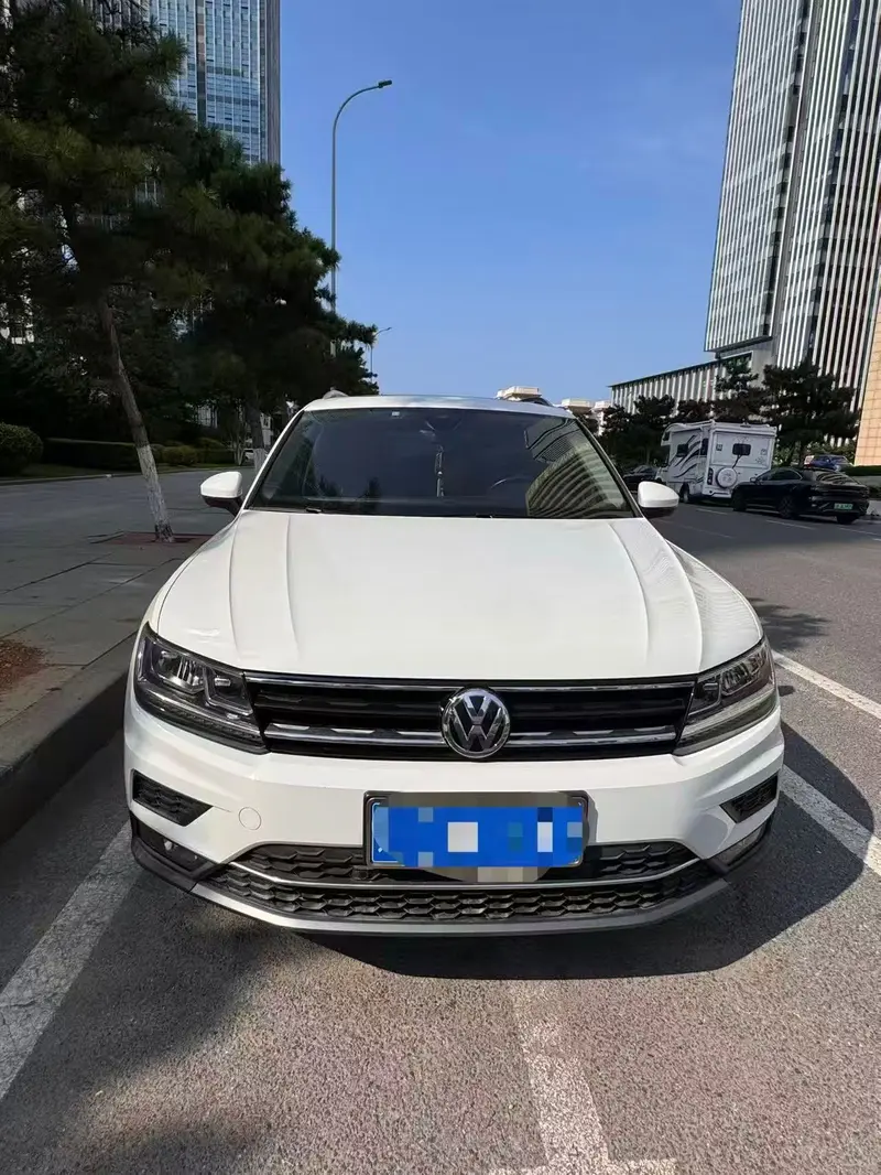 Volkswagen Tiguan — фото 2
